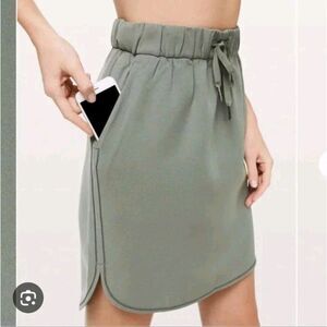 Lululemon Women’s On The Fly Skirt Travel Woven Drawstring Dark Green Size 4